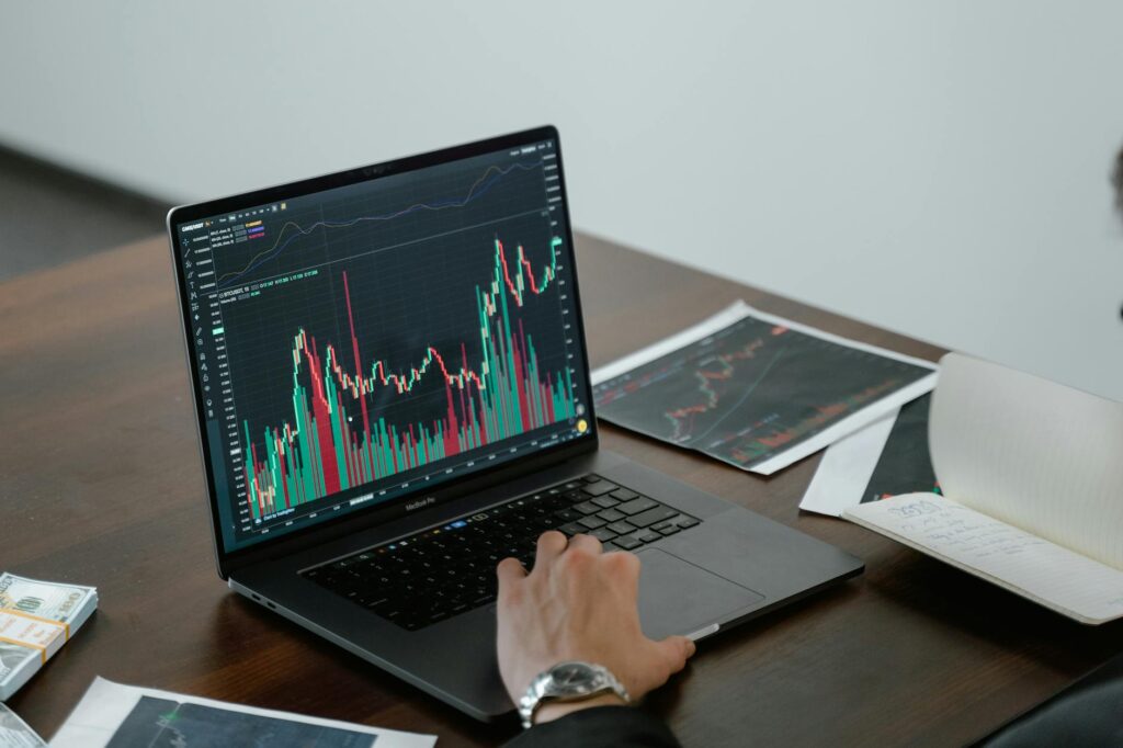 Investimentos e Gestão de Carteira: Ibovespa: correção após alta histórica destaca questões locais e externas.