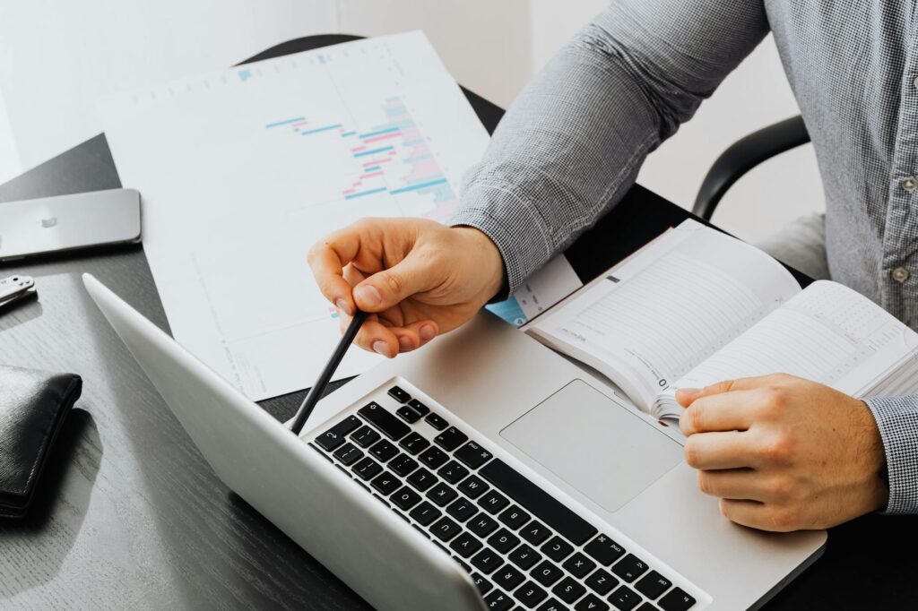 Investimentos e Gestão de Carteira: JHSF3 e POMO4: Confira quem distribuirá dividendos esta semana.
