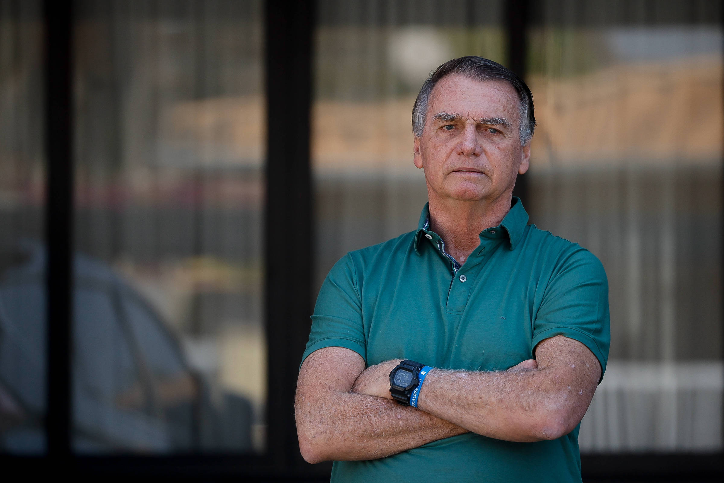 Bolsonaro passa por cirurgia para tratar crise de soluços: detalhes. Política Nacional