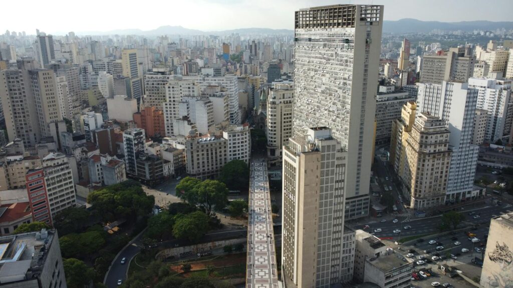 cinema & arte: D.P.A. – Detetives do Prédio Azul: Nova temporada traz caos familiar.