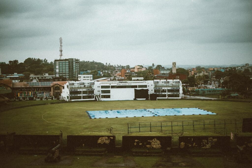 Esportes no Brasil e no Mundo: Messi: Tumulto em estádio marca início da visita à Índia.