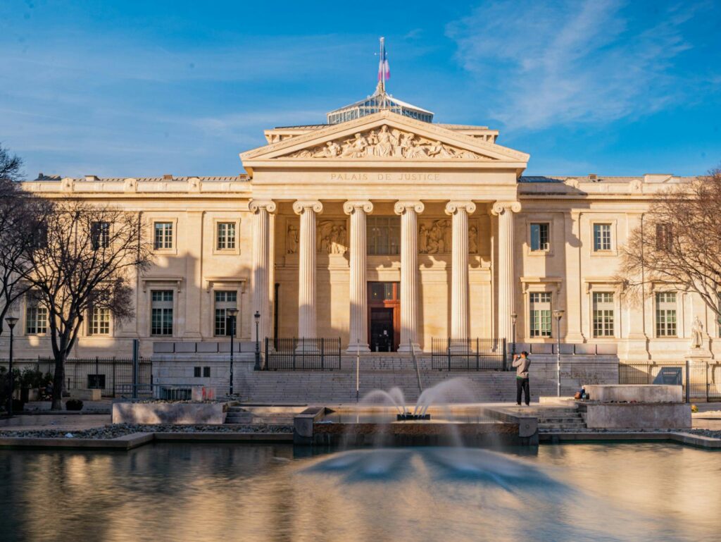 mercado financeiro: PF: Ramagem saiu do Brasil clandestinamente com passaporte diplomático.