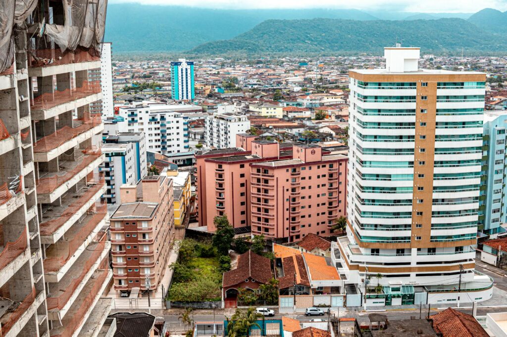 política internacional: Kast lidera o Chile: perspectiva de mudanças sem ameaça ao Estado de Direito.