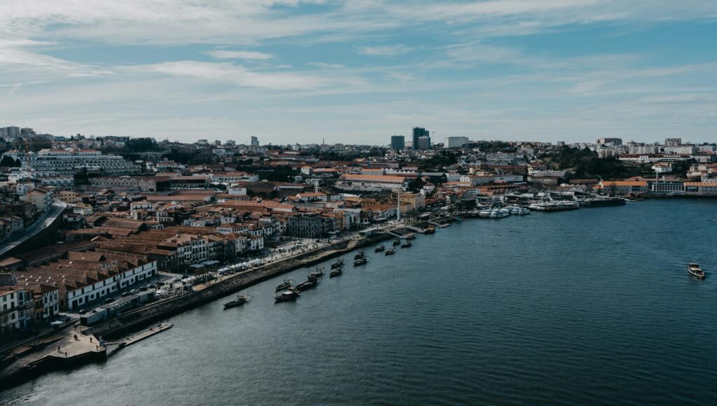 política nacional: Lula aposta em programas sociais para alavancar popularidade.