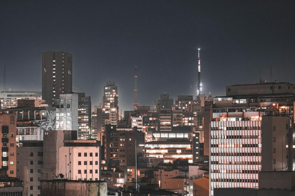 transporte & mobilidade: Frota elétrica: SP registra 1.149 ônibus ecológicos em circulação.