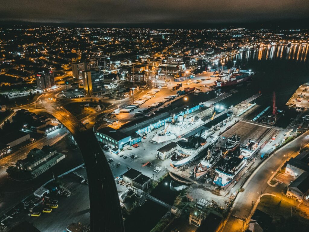 Federais dos EUA atiram em 2 pessoas em Portland: incidente choca. mercado financeiro: Federais dos EUA atiram em 2 pessoas em Portland: incidente choca.