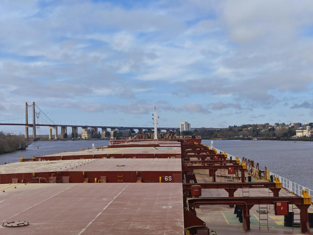 mercado financeiro: Mercados na segunda após ataque à Venezuela: panorama econômico.