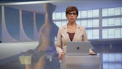 Bolsonaro bate a cabeça ao cair da cama na cela da PF