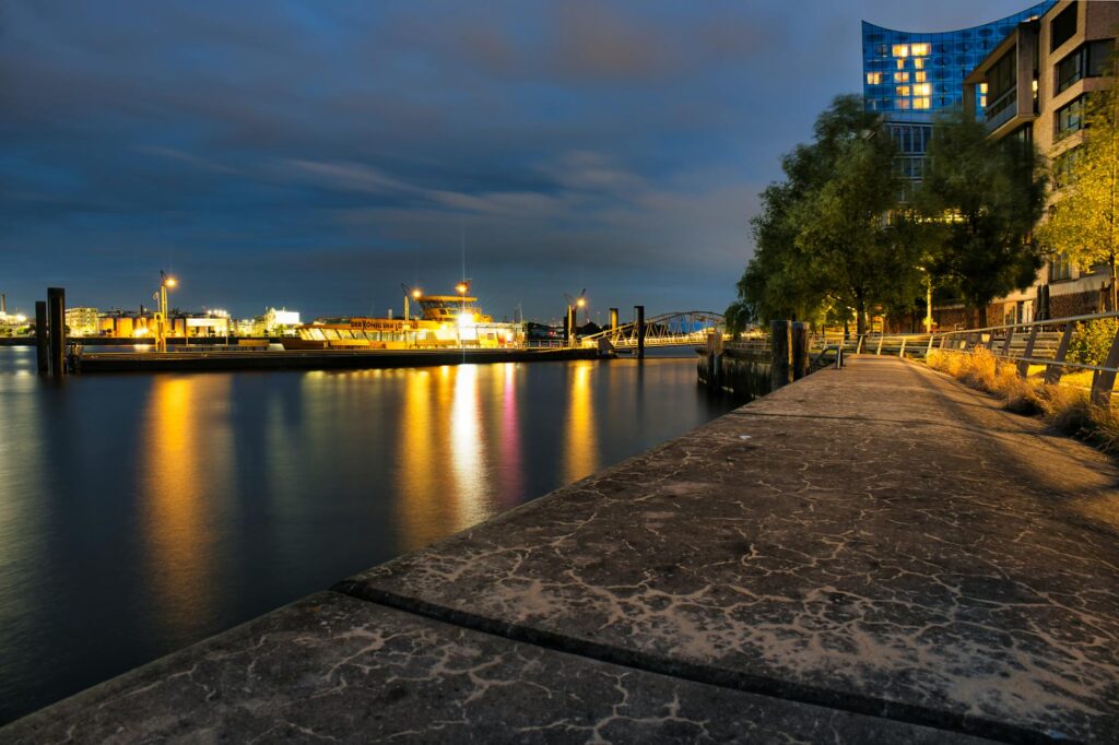 política internacional: Maduro liberta 88 opositores após eleição de 2024 na Venezuela.