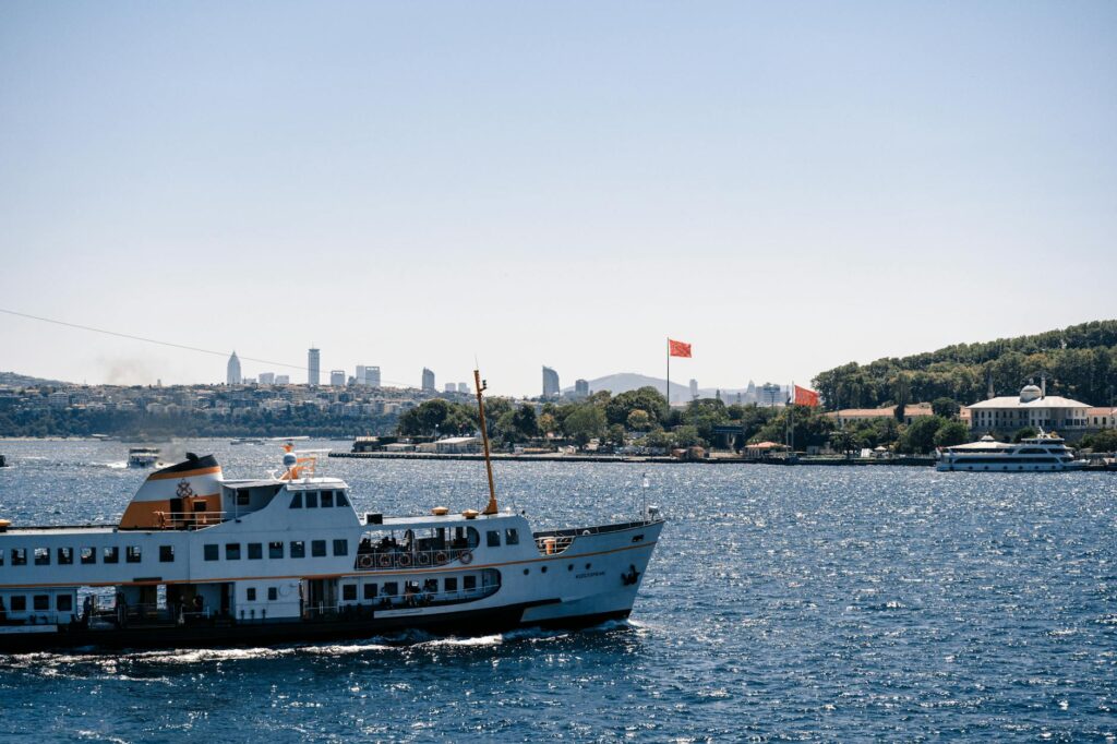 política internacional: Trump determina saída dos EUA de 66 organizações internacionais: impacto global.