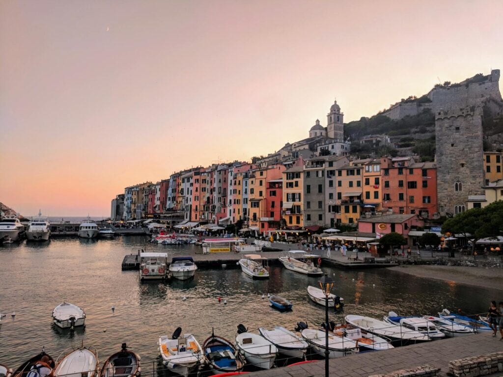 política nacional: Gleisi critica: Tarcisio apoia ataque dos EUA à Venezuela e causa repercussão.